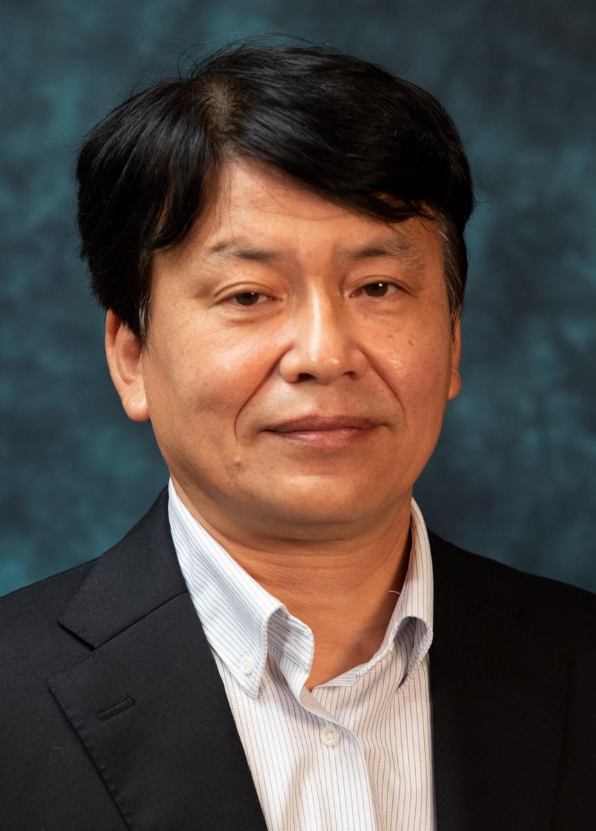 浅尾真司，全球纤维制造和技术高级副总裁